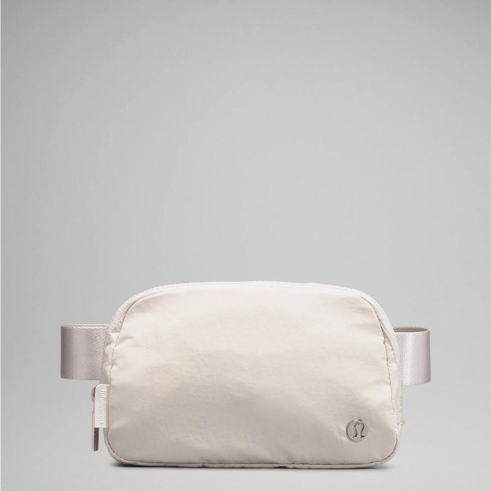 Everywhere belt bag - White Opal
